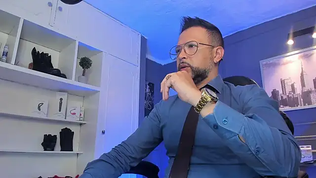 Snapshot of MrFrank_tattoo chatting on 03.11.25 MrFrank tattoo online show from 03.11.25