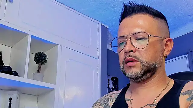 Snapshot of MrFrank_tattoo chatting on 03.15.25 MrFrank tattoo online show from 03.15.25