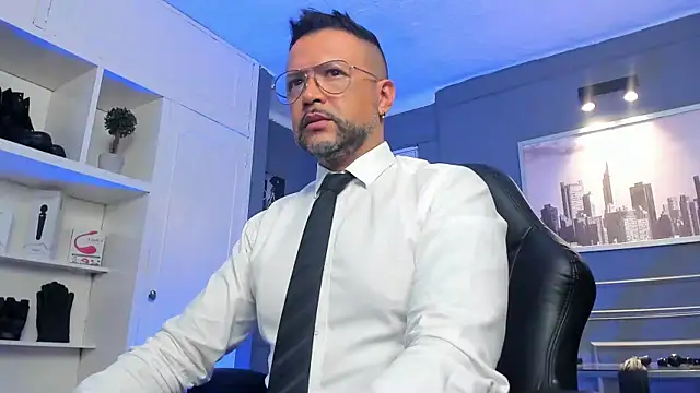 Snapshot of MrFrank_tattoo chatting on 03.17.25 MrFrank tattoo online show from 03.17.25