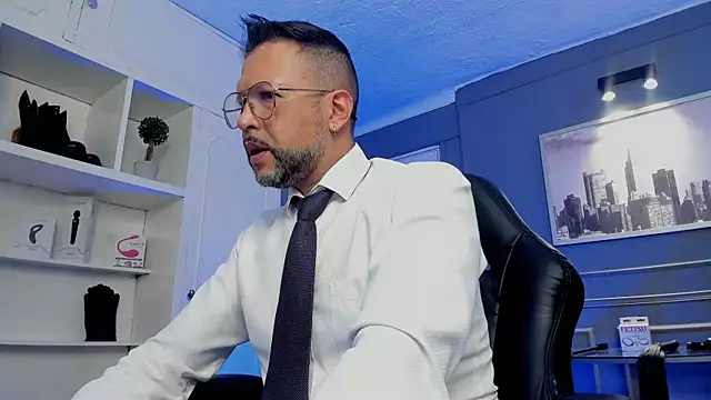 Snapshot of MrFrank_tattoo chatting on 03.20.25 MrFrank tattoo online show from 03.20.25