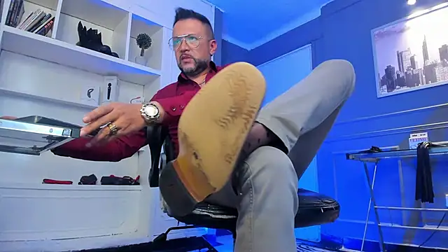 Snapshot of MrFrank_tattoo chatting on 03.22.25 MrFrank tattoo online show from 03.22.25