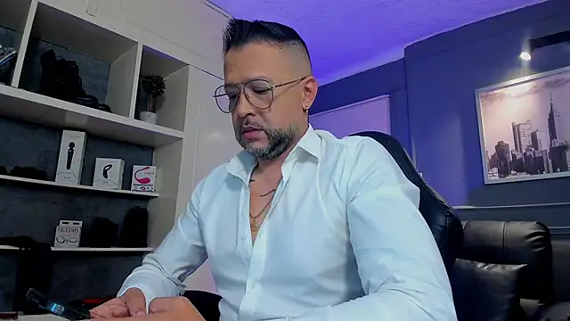 Snapshot of MrFrank_tattoo chatting on 09.19.25 MrFrank tattoo online show from 09.19.25