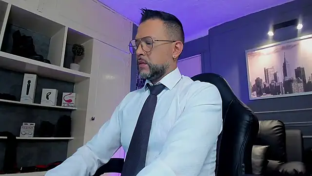 Snapshot of MrFrank_tattoo chatting on 09.30.25 MrFrank tattoo online show from 09.30.25