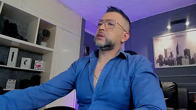 Snapshot of MrFrank_tattoo chatting on 10.07.25 MrFrank tattoo online show from 10.07.25