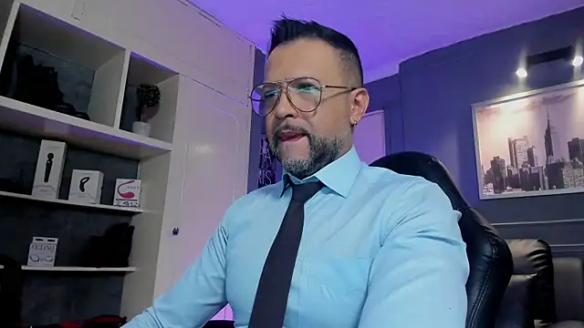 Snapshot of MrFrank_tattoo chatting on 10.17.25 MrFrank tattoo online show from 10.17.25