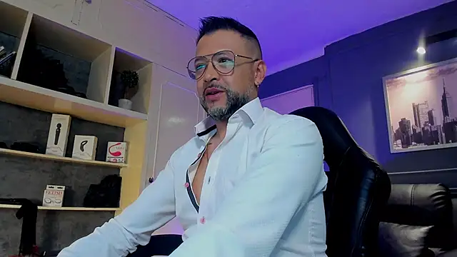 Snapshot of MrFrank_tattoo chatting on 11.06.25 MrFrank tattoo online show from 11.06.25