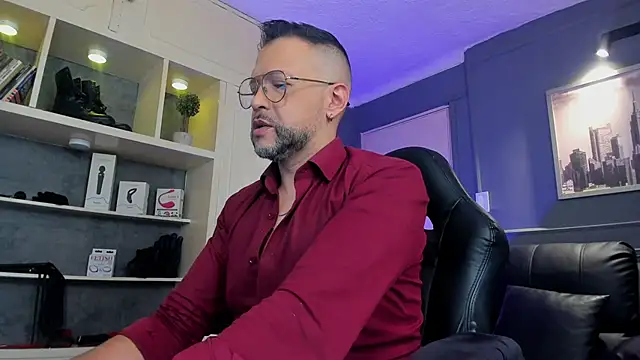 Snapshot of MrFrank_tattoo chatting on 11.15.25 MrFrank tattoo online show from 11.15.25