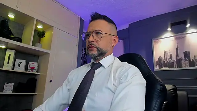 Snapshot of MrFrank_tattoo chatting on 11.19.25 MrFrank tattoo online show from 11.19.25