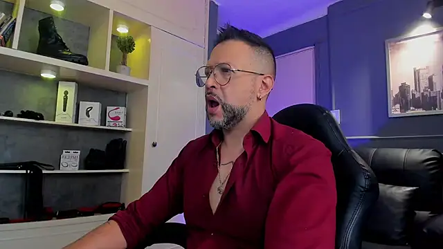 Snapshot of MrFrank_tattoo chatting on 11.21.25 MrFrank tattoo online show from 11.21.25