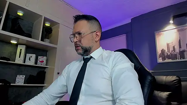 Snapshot of MrFrank_tattoo chatting on 11.22.25 MrFrank tattoo online show from 11.22.25