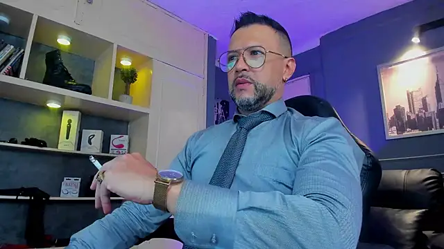 Snapshot of MrFrank_tattoo chatting on 11.24.25 MrFrank tattoo online show from 11.24.25