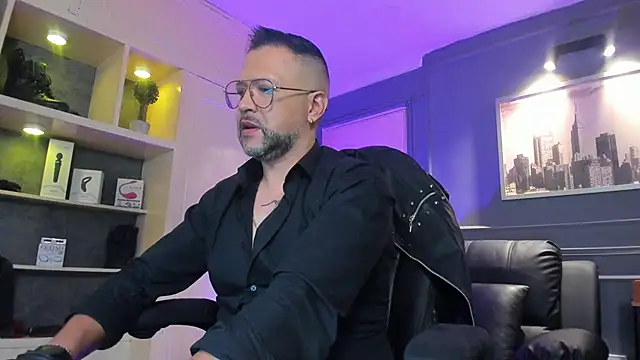 Snapshot of MrFrank_tattoo chatting on 12.20.25 MrFrank tattoo online show from 12.20.25