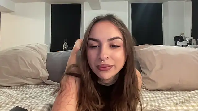 Snapshot of onefire56 chatting on 01.05.25 onefire56 online show from 01.05.25