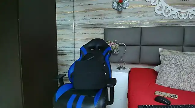 oliver  brown online show from 03.11.25