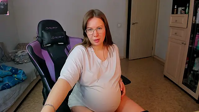 Snapshot of stella_vestal chatting on 03.16.26 stella vestal online show from 03.16.26