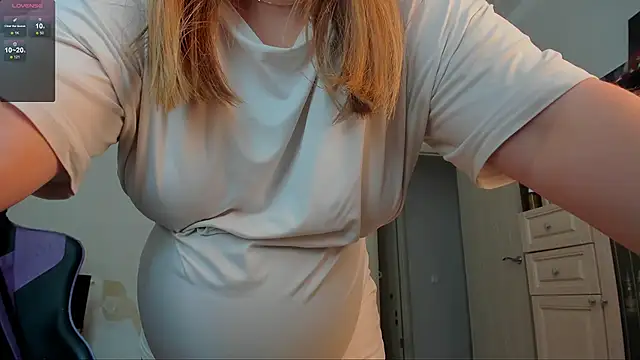 Snapshot of stella_vestal chatting on 06.16.26 stella vestal online show from 06.16.26