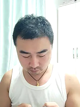 Snapshot of guozuo chatting on 12.21.25 guozuo online show from 12.21.25