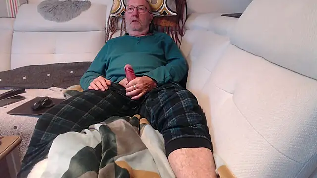 Snapshot of Nudelschwanz chatting on 05.18.26 Nudelschwanz online show from 05.18.26