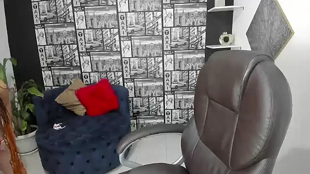 Snapshot of Isa_And_Natasha chatting on 03.19.25 Isa And Natasha online show from 03.19.25