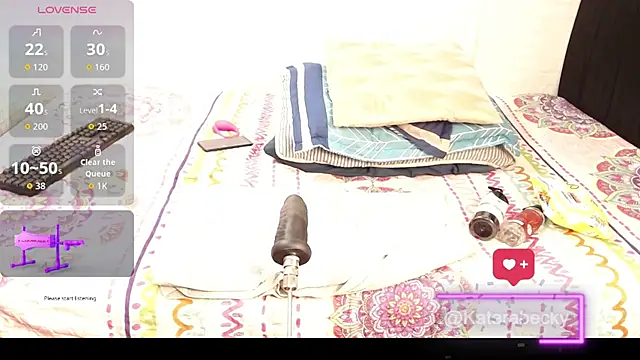 Snapshot of Kattara_Becky_ chatting on 10.18.25 Kattara Becky online show from 10.18.25