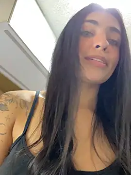 Snapshot of DaphneUwu chatting on 03.10.26 DaphneUwu online show from 03.10.26