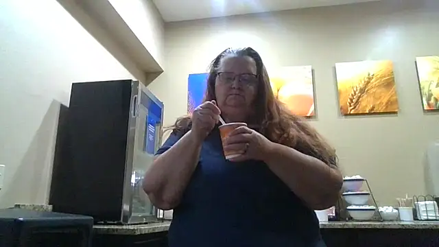 Snapshot of Hornybbw1978 chatting on 09.17.25 Hornybbw1978 online show from 09.17.25