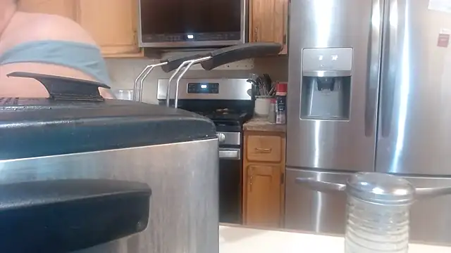 Snapshot of Hornybbw1978 chatting on 10.23.25 Hornybbw1978 online show from 10.23.25