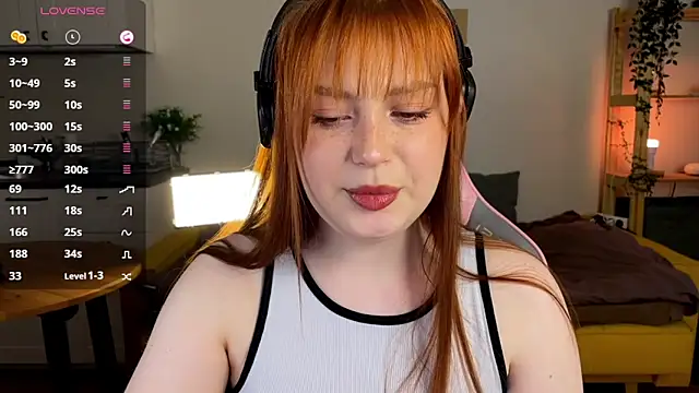 Snapshot of Sofy_Benson chatting on 02.11.26 Sofy Benson online show from 02.11.26