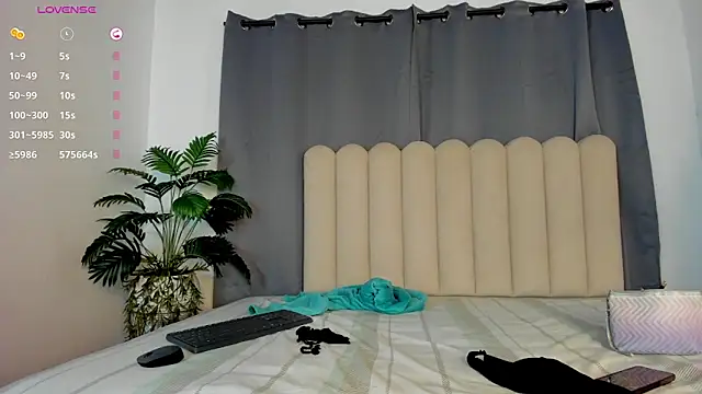 Dounia nagi online show from 10.28.25