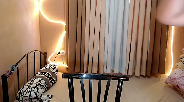 Snapshot of Itsme_claire chatting on 01.27.25 Itsme claire online show from 01.27.25