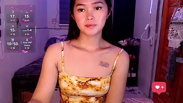 Snapshot of Itsme_claire chatting on 10.06.25 Itsme claire online show from 10.06.25