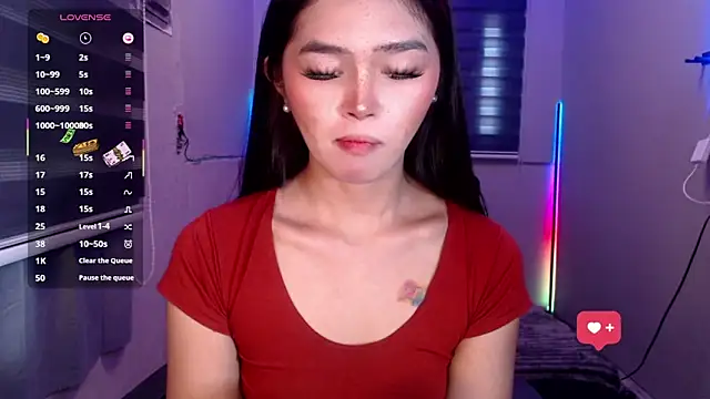 Snapshot of Itsme_claire chatting on 11.18.25 Itsme claire online show from 11.18.25