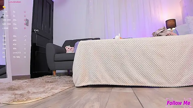 tatikiss  online show from 01.20.25