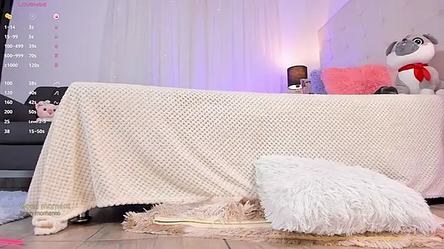 tatikiss  online show from 03.04.25