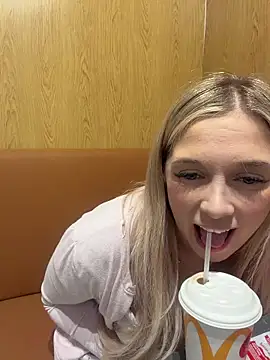 Snapshot of CherryAuroraa chatting on 03.22.26 CherryAuroraa online show from 03.22.26