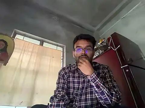 Snapshot of HorriblePastry chatting on 12.18.25 HorriblePastry online show from 12.18.25