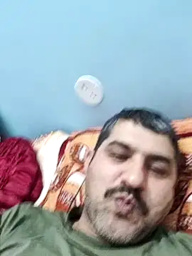 Snapshot of Amandev7 chatting on 01.14.25 Amandev7 online show from 01.14.25