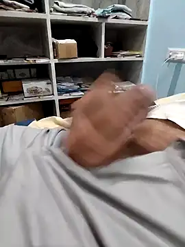 Snapshot of Amandev7 chatting on 10.12.25 Amandev7 online show from 10.12.25