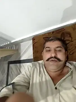 Snapshot of Amandev7 chatting on 10.27.25 Amandev7 online show from 10.27.25