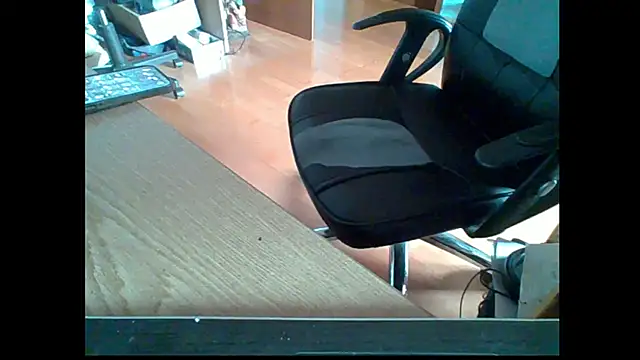 Snapshot of michl9322 chatting on 11.15.25 michl9322 online show from 11.15.25