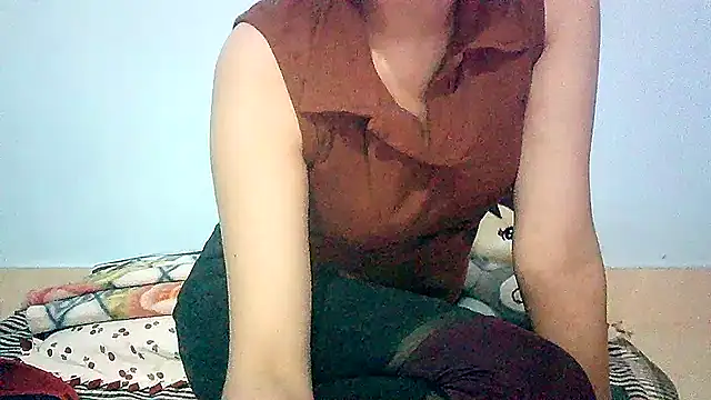 Snapshot of lovelydesi21 chatting on 01.31.25 lovelydesi21 online show from 01.31.25