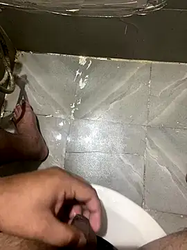 Snapshot of Rahuldhe22 chatting on 09.17.25 Rahuldhe22 online show from 09.17.25