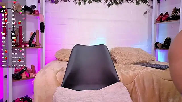 louise nails online show from 07.12.26