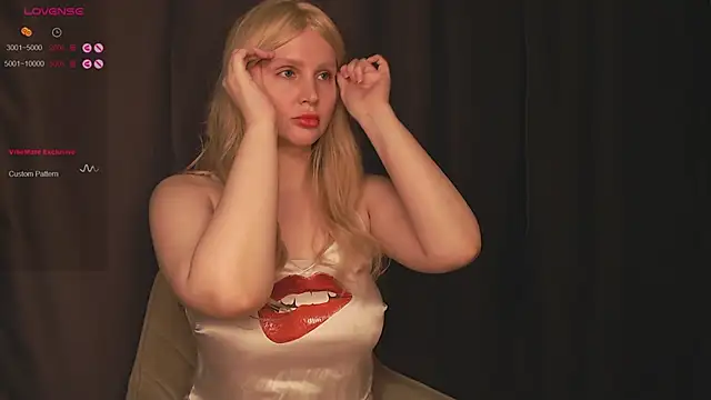 Snapshot of nutcrew chatting on 03.25.26 nutcrew online show from 03.25.26