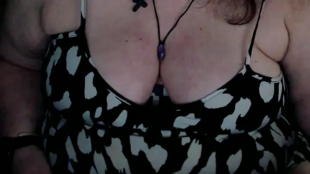 Snapshot of mayasmith chatting on 05.18.26 mayasmith online show from 05.18.26