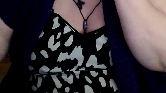 Snapshot of mayasmith chatting on 05.19.26 mayasmith online show from 05.19.26