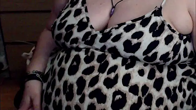 Snapshot of mayasmith chatting on 05.26.26 mayasmith online show from 05.26.26