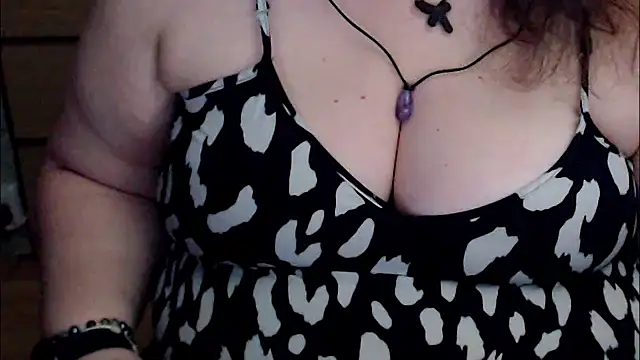 Snapshot of mayasmith chatting on 05.27.26 mayasmith online show from 05.27.26