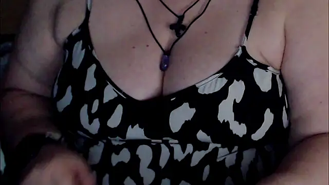 Snapshot of mayasmith chatting on 06.01.26 mayasmith online show from 06.01.26