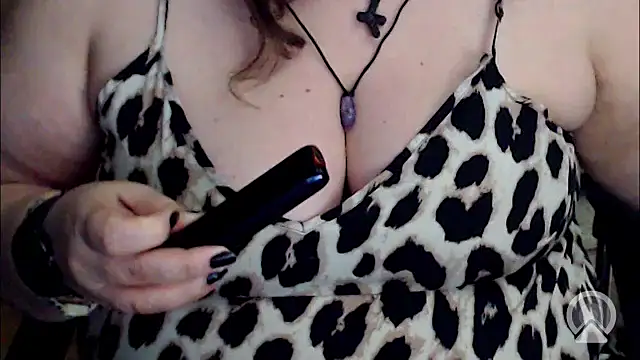 Snapshot of mayasmith chatting on 06.04.26 mayasmith online show from 06.04.26